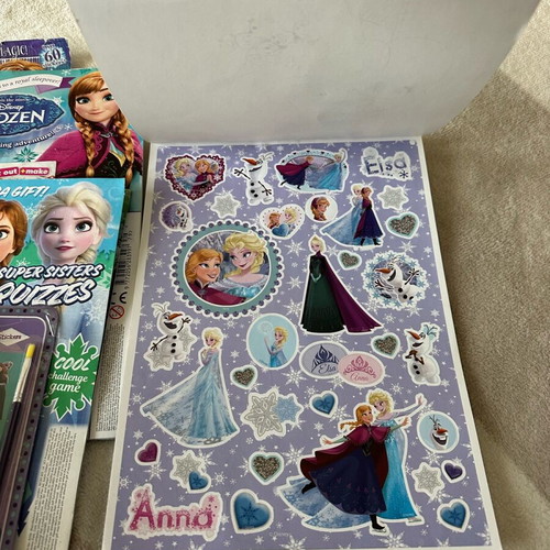 Disney Frozen bundle 13 issues and A4 colouring book like new