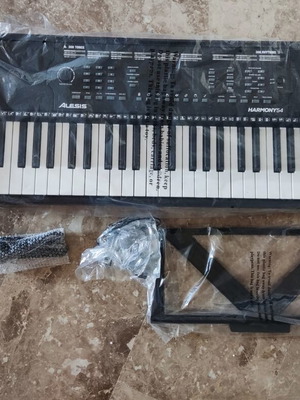 Harmony 54 Alesis keyboard new