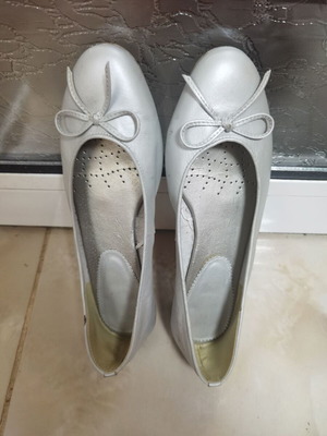 Silver ballerina shoes used, size 40