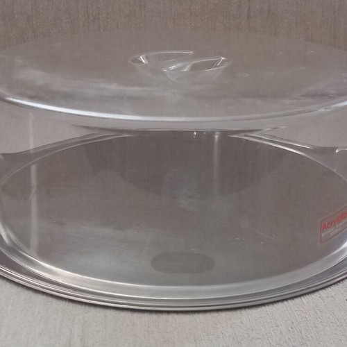Kitchenware set used, 7 pieces including pots and baking molds