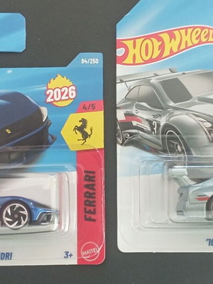 Hot Wheels Ferrari 12Cilindri και '16 Cadillac ATS-V R αυτοκινητάκια, σετ 2