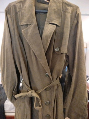 Khaki/olive trench coat like new, size XXL