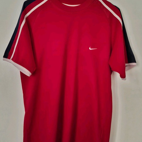 Nike T-shirt used, size S, red