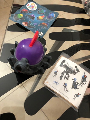 Megamind Bulldog Brainbot McDonalds Happy Meal Toys 2010 μεταχειρισμένο με αυτοκόλλητα