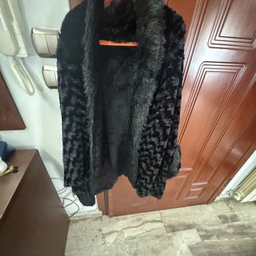 Fur cape light like new, Italian, black