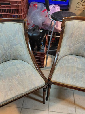 Swan living room chairs like new, set of 2 with carved wood and fabric
