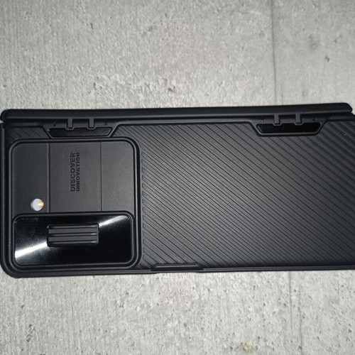 Samsung Fold 5 512GB smartphone with faulty inner screen