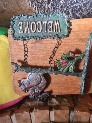 Cast iron solid corner decoration with squirrel and welcome sign new
