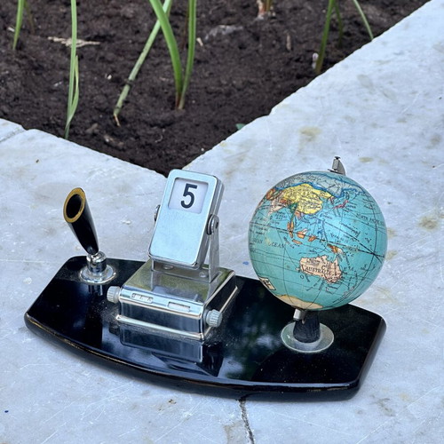 Vintage desk set with globe and mechanical calendar