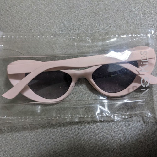 Cateye sunglasses used, girls, pink pastel, Mango brand