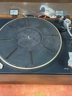 Sanyo TP 725 UM vintage πικάπ με ξύλινο περίβλημα