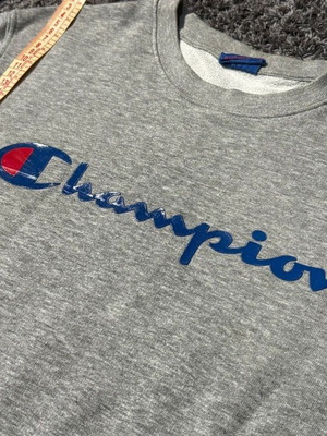 Champion grey sweatshirt, size M, casual streetwear
