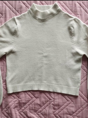 Knitted girls' sweater like new A.A UNDERWEAR