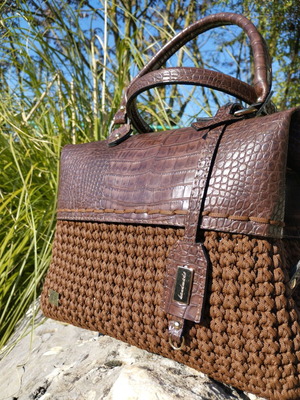 Handmade knitted doctor bag brown new with leather details