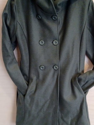 Coat new green with belt and hood medium size M