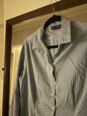Biaggini blue shirt like new, classic fit