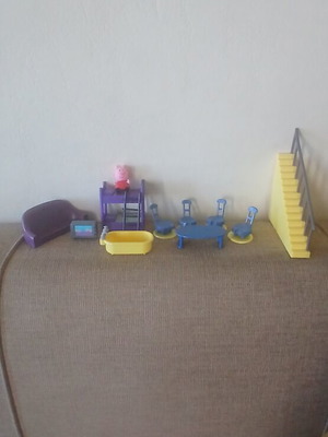 Peppa house accessories playset like new