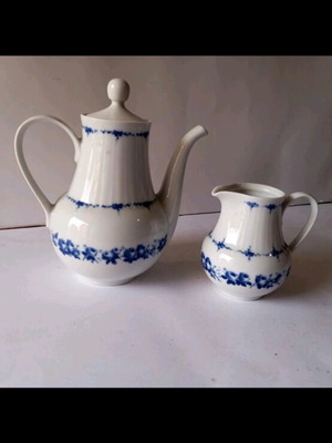 Vintage milk and tea pot set Henneberf Porzellan like new