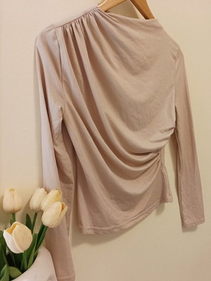 Long-sleeve top with gathers like new, beige, size S
