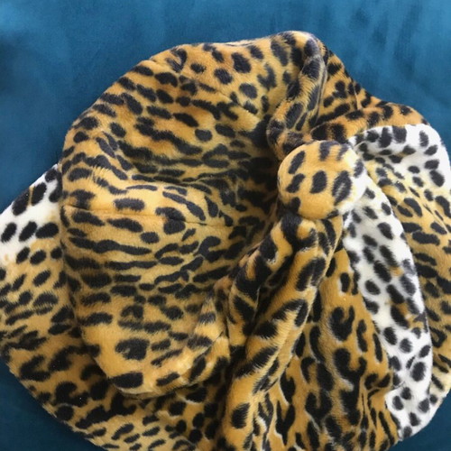Bucket hat leopard print used, soft plush fabric