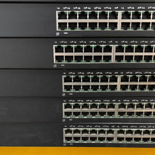 Cisco SF200-24Port Managed Switch used, 24x100Mbps, 2x1Gb, 2 SFP