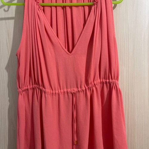 One on One Top blouse like new, adjustable waist belt, coral color