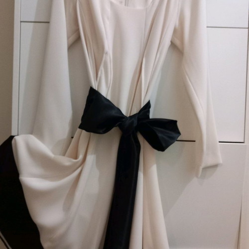 Rita Pateroni official dress white like new with black satin belt