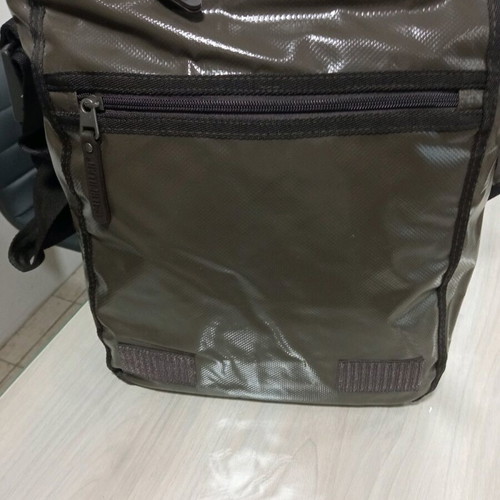 CAT messenger bag new, very durable material