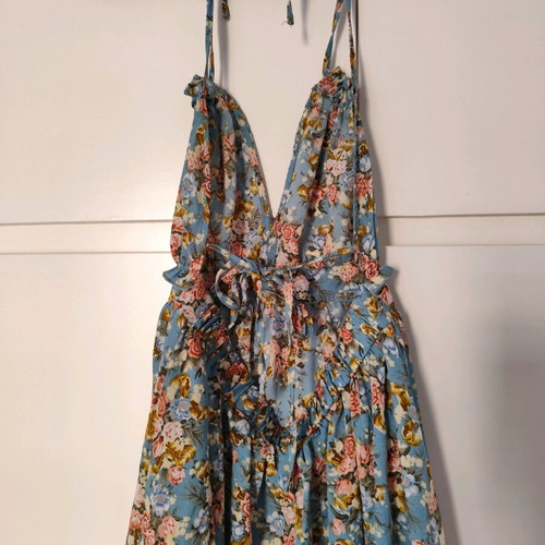 Short dress that ties at the neck size XS new