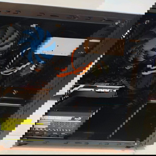 Desktop PC i5 RX 550 4GB SSD Blu-ray Windows 11 σαν καινούργιο