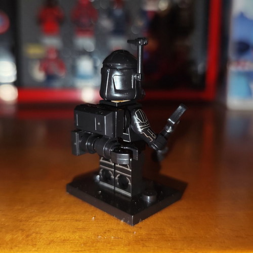 Crosshair Imperial minifigure like new with base, backpack, blaster