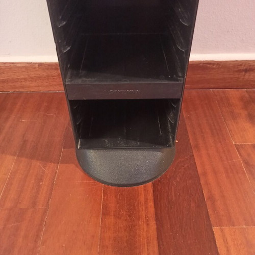 Stand CD tower Case Logic like new for 70 single and double CDs
