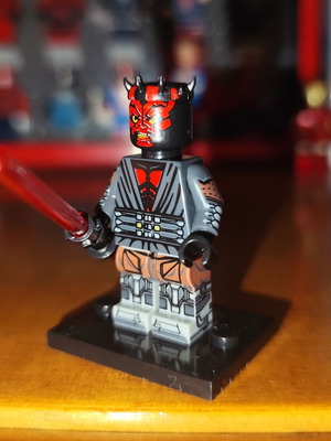 Φιγούρα Darth Maul σαν καινούργιο με βάση και διπλό κόκκινο lightsaber