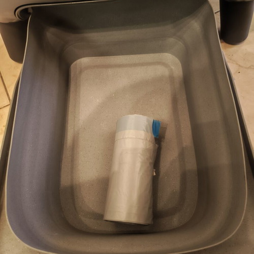 Neakasa M1 self-cleaning litter box like new