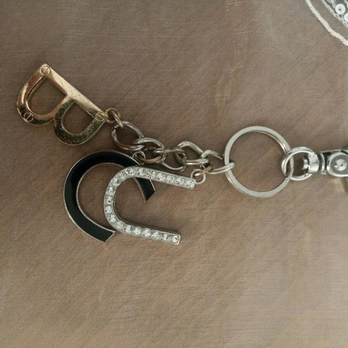 Metal keychain