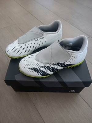 Adidas Predator ποδοσφαιρικά παπούτσια μεταχειρισμένα, νούμερο 30, άσπρα και μπλε