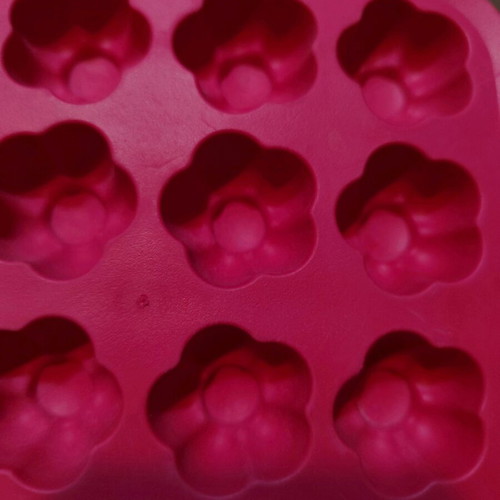 Ice cube tray pink like new