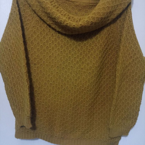 Knitted sweater used L ochre with rich collar