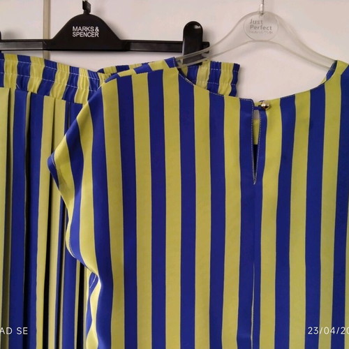 Summer Set like new with pleated skirt