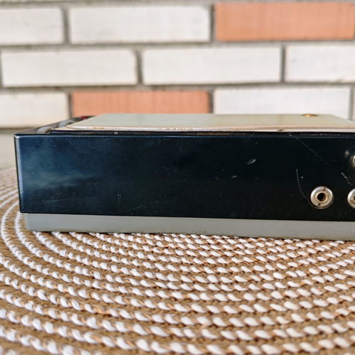 Vintage Columbia Eagle PR-956H transistor radio used