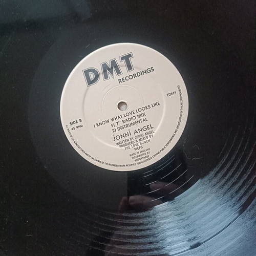 12" vinyl record like new, Jonni Angel - I Know What Love Looks Like
