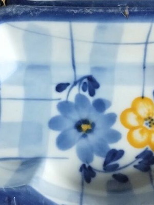 5 SERVING PLATES + SPOON HOLDER