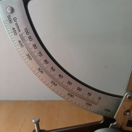 Vintage postal scale like new in excellent condition