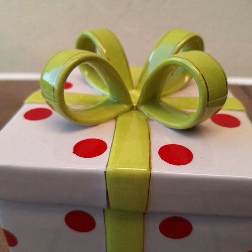 Clay container for chocolates used, porcelain style, 13×13×9 cm