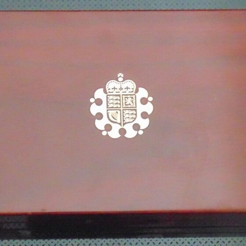 2022 QEII Memorial 5 Coin Set Wooden Case like new