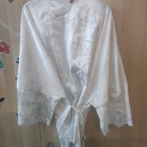 White tunic plus size with 3/4 sleeve and belt, like new
