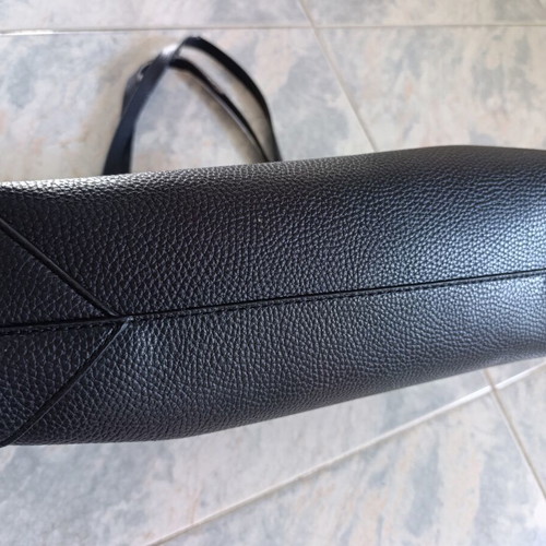 Guess Black Tote Shoulder Bag used, eco leather, beige details