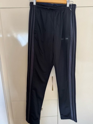 Αντρική φόρμα Adidas μαύρη, σαν καινούργια, μέγεθος S