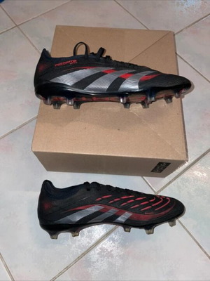 Adidas Predator Pro ποδοσφαιρικά παπούτσια για σκληρό έδαφος καινούργια, μέγεθος 42.5, μαύρο και κόκκινο
