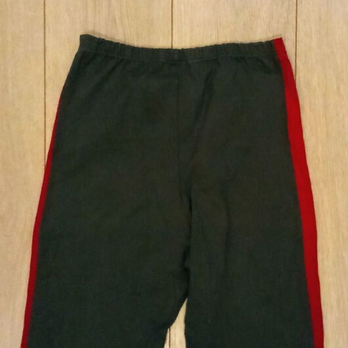 Feroti Sport workout set M like new, crop top and capri leggings gray and red